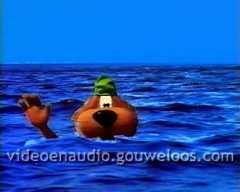 Loeki - Zwemt met Haai Outro (1998).jpg