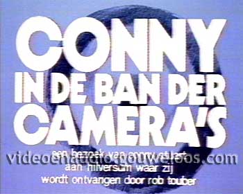Conny in de Ban Der Cameras (19740405) 01.jpg