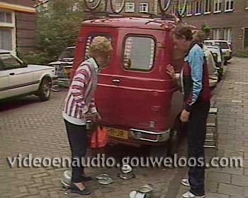 Zeg ns Aaa... (19851030) - Mien en Koos Gaan op Vakantie met de Caravan.jpg